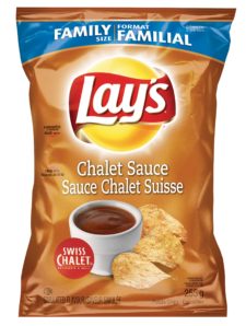 Lay's Chalet Sauce potato chips, available only at participating Swiss Chalet restaurants while quantities last. Available in 255g bags and 40g bags. (CNW Group/PepsiCo Canada)