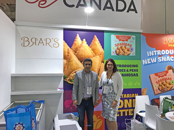Ajay Dewan and Kiran Mann of OIC Foods at the New York Fancy Food Show. Photo © Manik Mehta